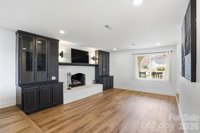 332 Shoreline Loop, Mooresville, NC 28117