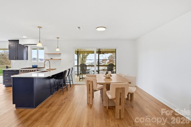 332 Shoreline Loop, Mooresville, NC 28117