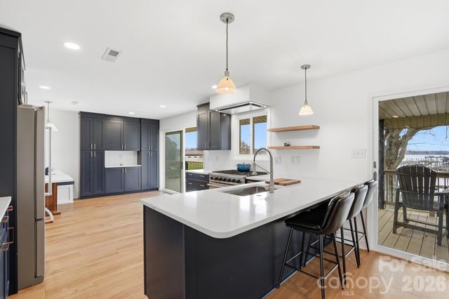 332 Shoreline Loop, Mooresville, NC 28117