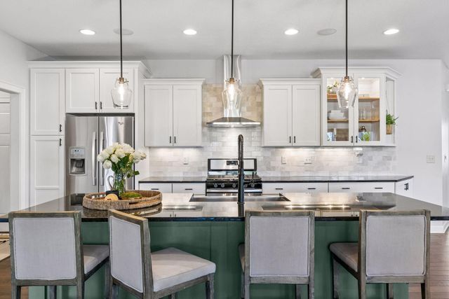 9091 River Rock Drive N, Chanhassen, MN 55317