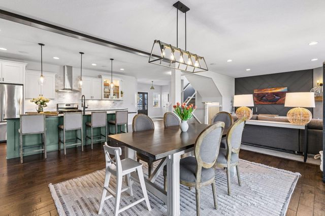 9091 River Rock Drive N, Chanhassen, MN 55317