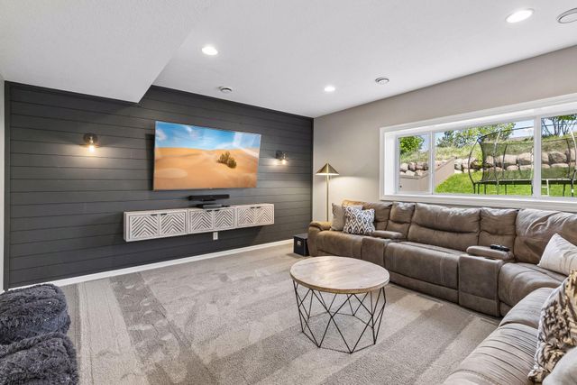 9091 River Rock Drive N, Chanhassen, MN 55317
