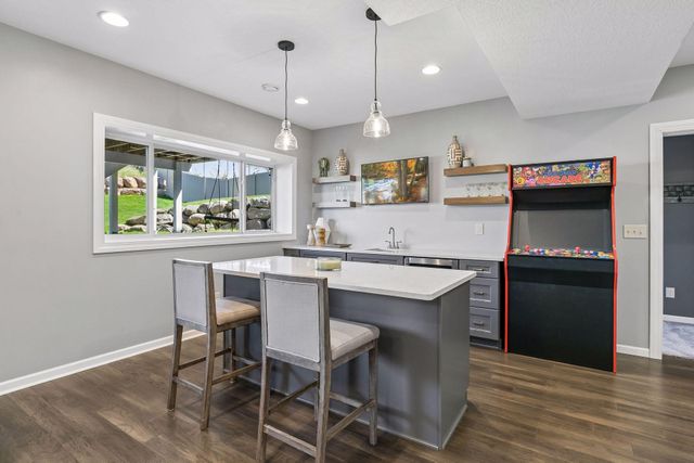 9091 River Rock Drive N, Chanhassen, MN 55317