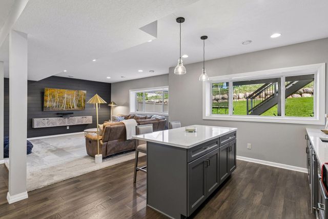 9091 River Rock Drive N, Chanhassen, MN 55317