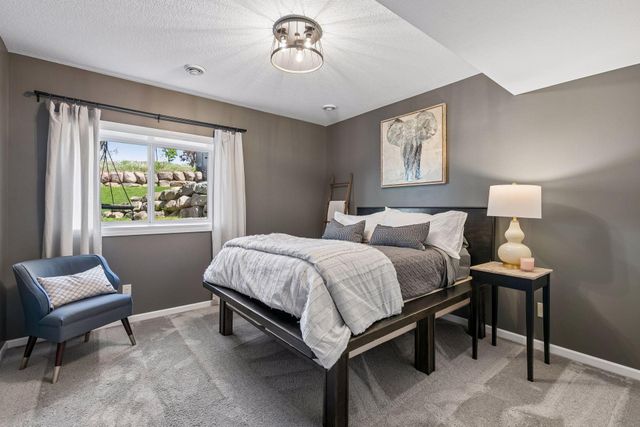 9091 River Rock Drive N, Chanhassen, MN 55317