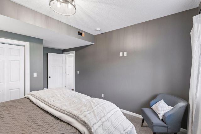 9091 River Rock Drive N, Chanhassen, MN 55317