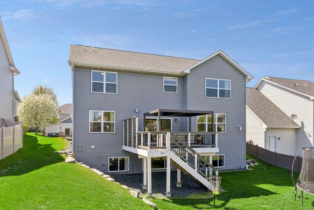 9091 River Rock Drive N, Chanhassen, MN 55317