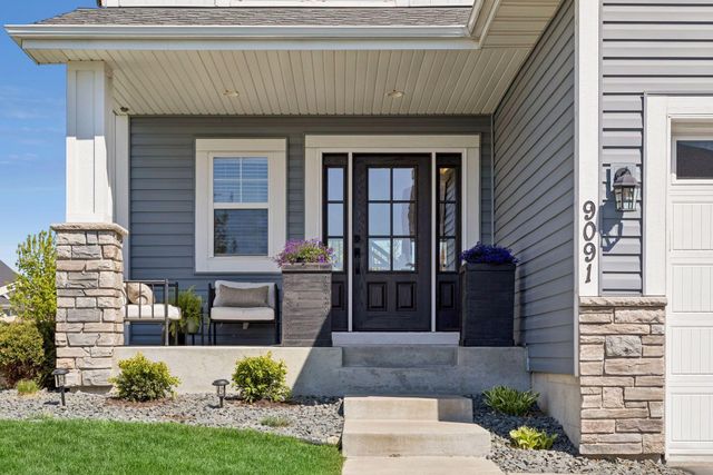 9091 River Rock Drive N, Chanhassen, MN 55317