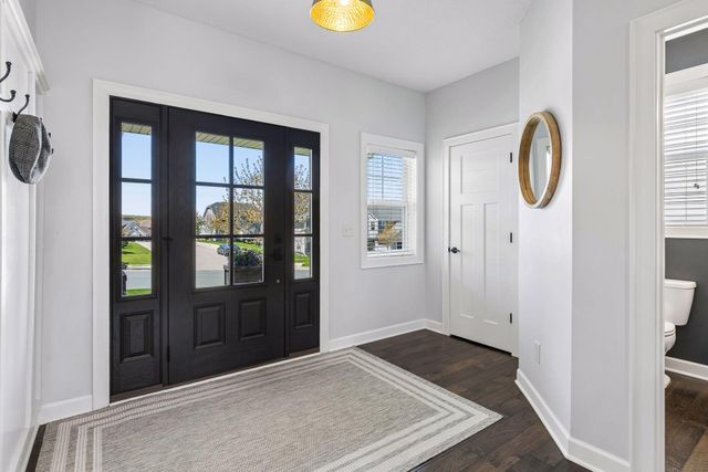 9091 River Rock Drive N, Chanhassen, MN 55317