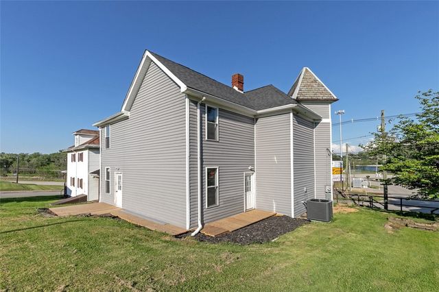 435 N Broadway St, Scottdale, PA 15683