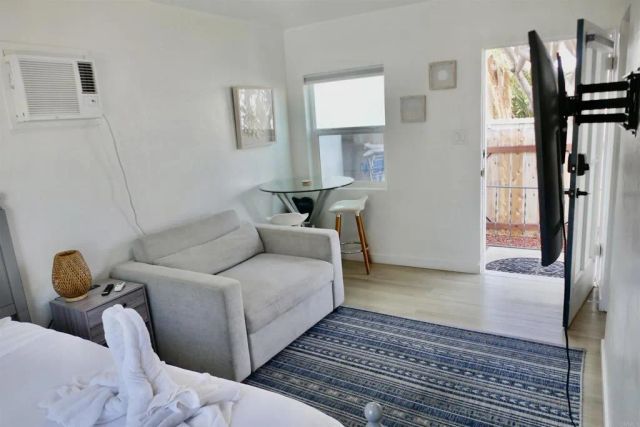 1817-1819 Sunset Cliffs Blvd, San Diego, CA 92107