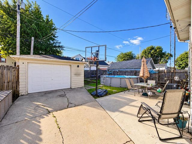 7116 37th AVENUE, Kenosha, WI 53142