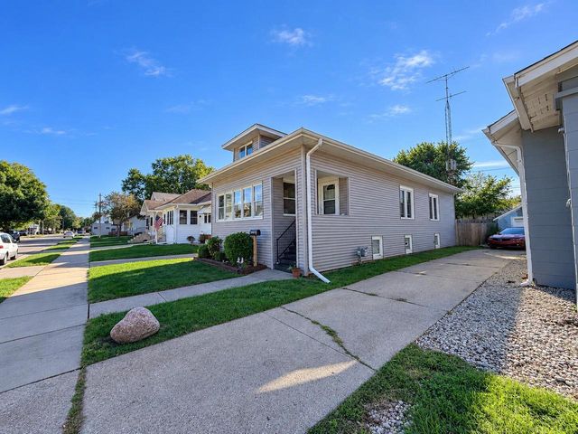 7116 37th AVENUE, Kenosha, WI 53142