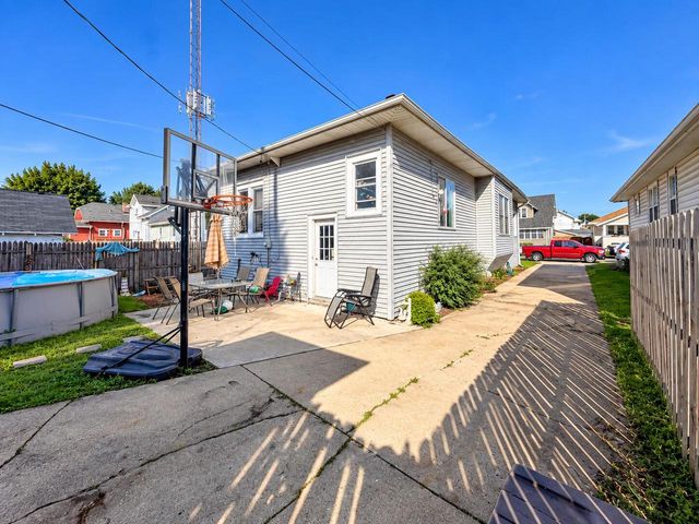 7116 37th AVENUE, Kenosha, WI 53142