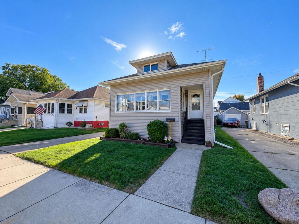 7116 37th AVENUE, Kenosha, WI 53142