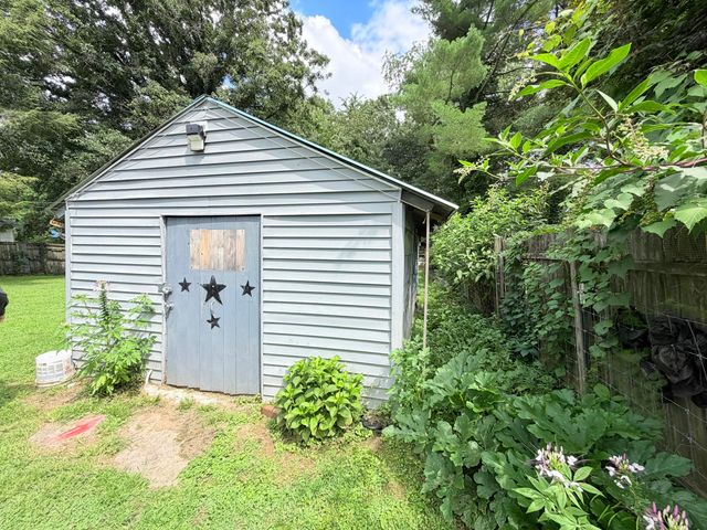 110 Dinsmore Street, Berea, KY 40403