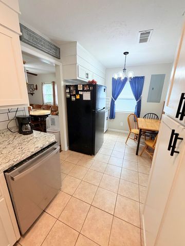 110 Dinsmore Street, Berea, KY 40403