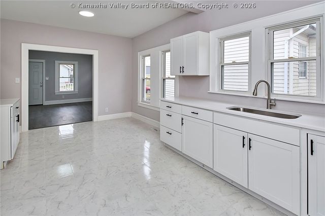 123 10th Avenue, South Charleston, WV 25303