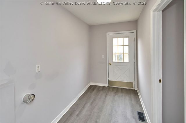 123 10th Avenue, South Charleston, WV 25303