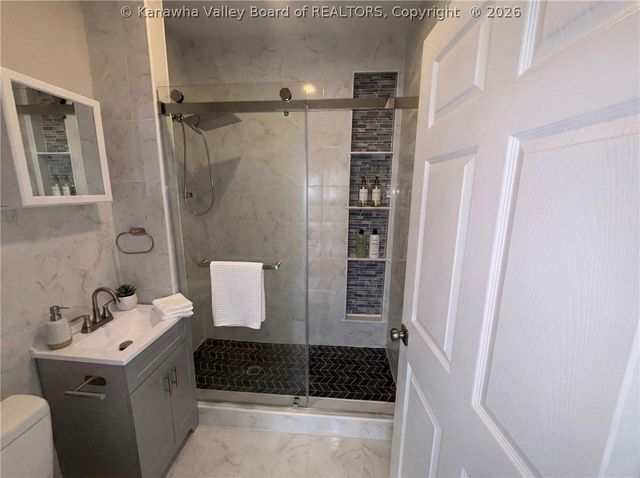 123 10th Avenue, South Charleston, WV 25303