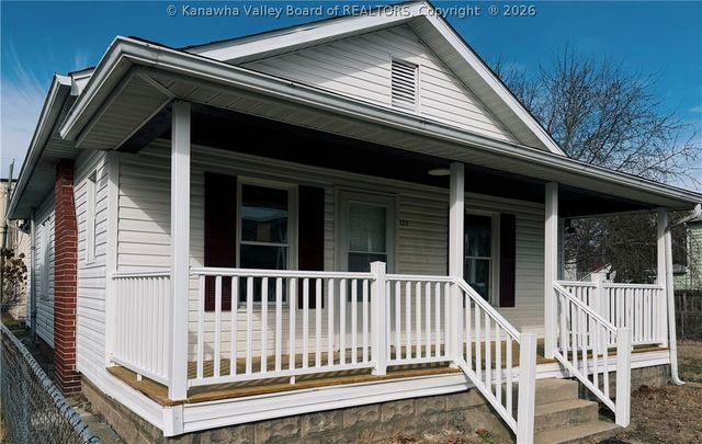 123 10th Avenue, South Charleston, WV 25303