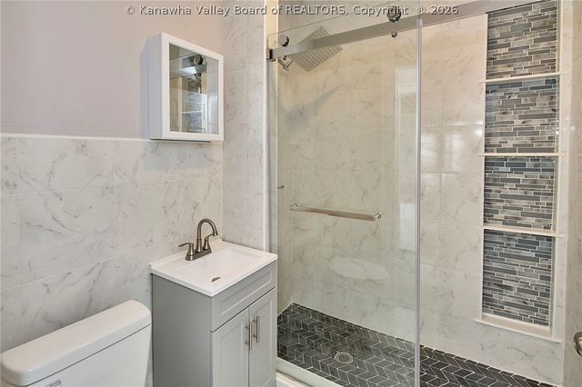 123 10th Avenue, South Charleston, WV 25303