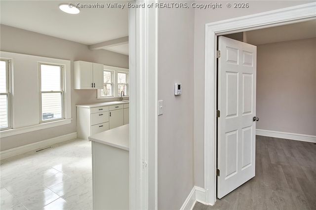 123 10th Avenue, South Charleston, WV 25303