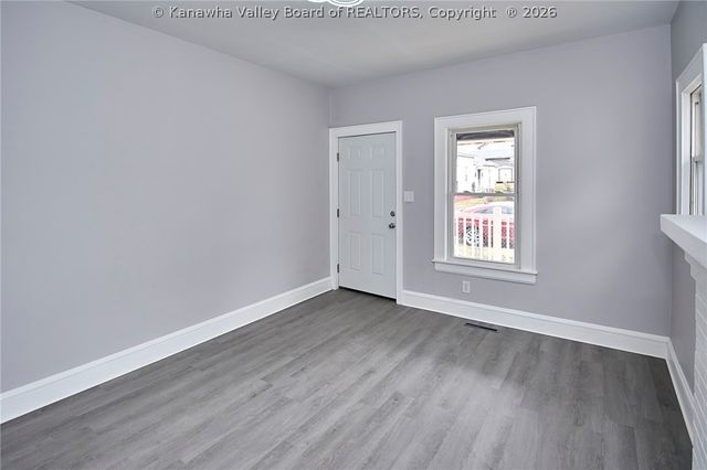 123 10th Avenue, South Charleston, WV 25303