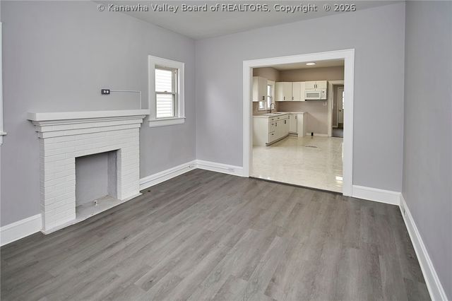 123 10th Avenue, South Charleston, WV 25303