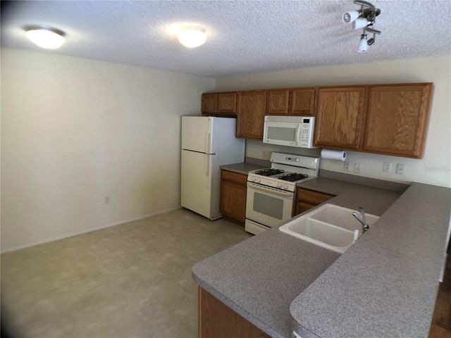 2099 BROYHILL AVENUE, The Villages, FL 32162