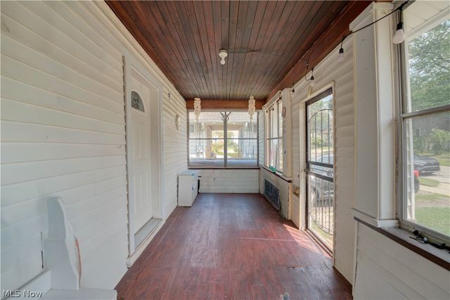 701 Tenney Avenue, Amherst, OH 44001