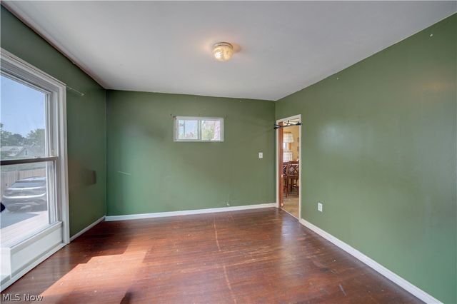 701 Tenney Avenue, Amherst, OH 44001