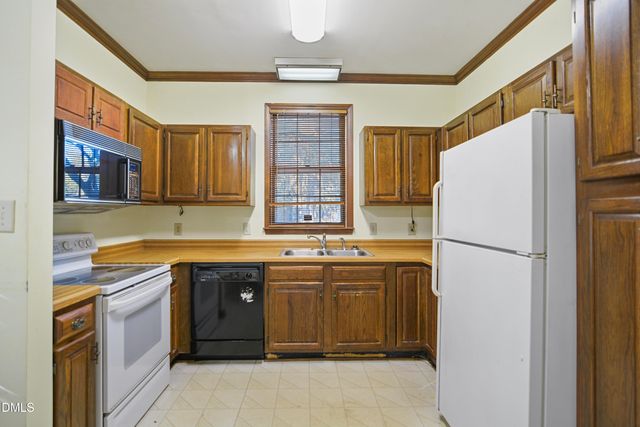 900 Albany Court, Raleigh, NC 27615