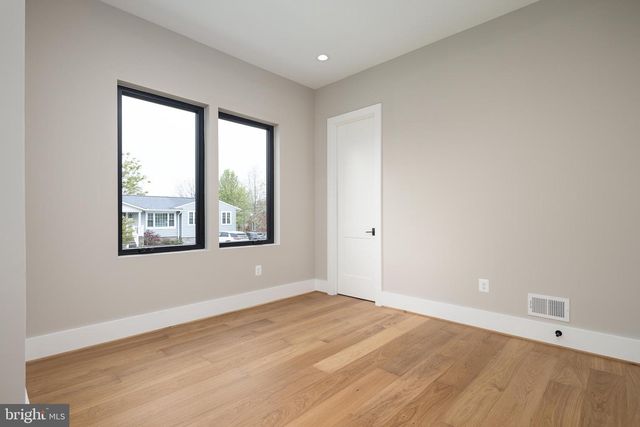 5906 3RD ST S, Arlington, VA 22204