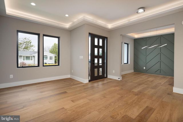 5906 3RD ST S, Arlington, VA 22204