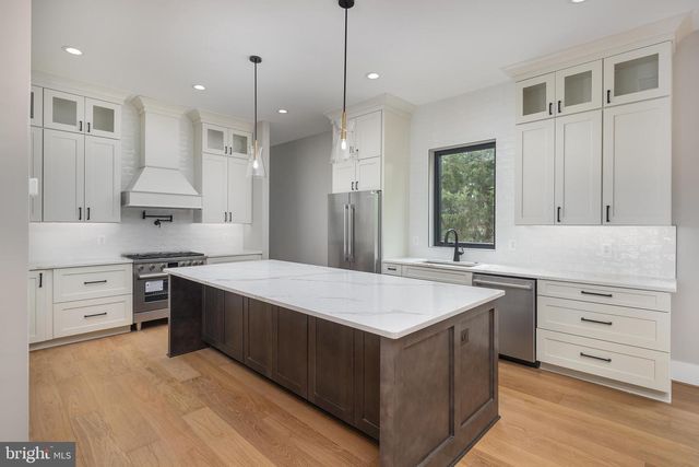 5906 3RD ST S, Arlington, VA 22204