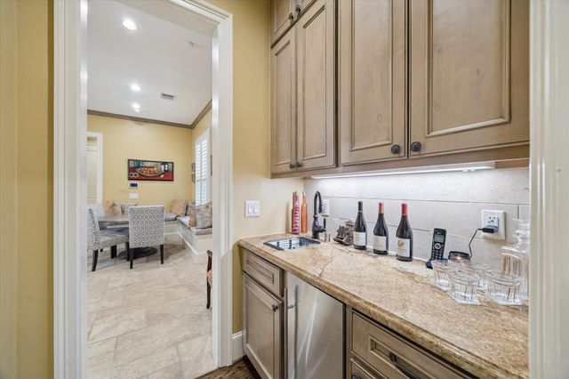 1201 Barkdull Street, Houston, TX 77006