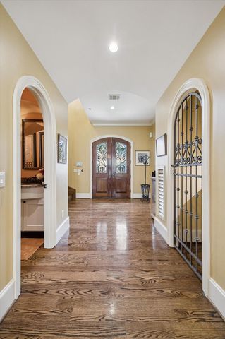 1201 Barkdull Street, Houston, TX 77006