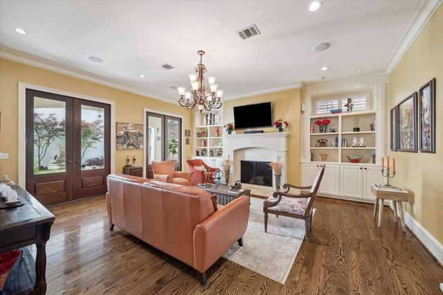 1201 Barkdull Street, Houston, TX 77006