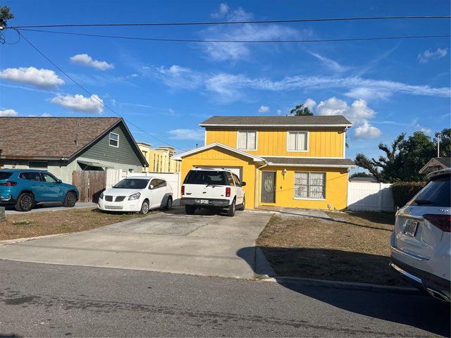 8729 N CALDER PLACE, Tampa, FL 33604