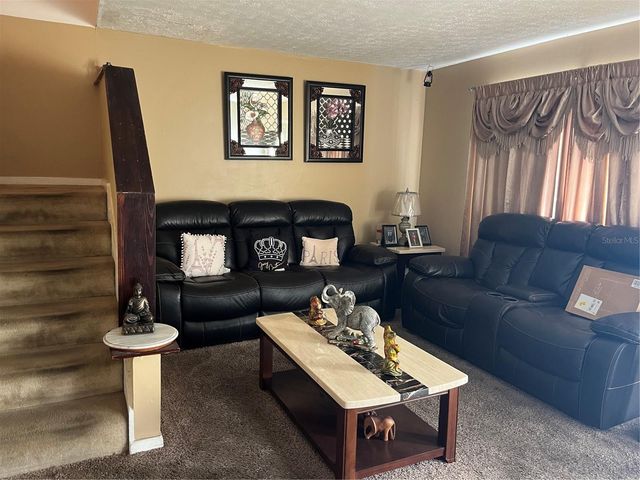 8729 N CALDER PLACE, Tampa, FL 33604