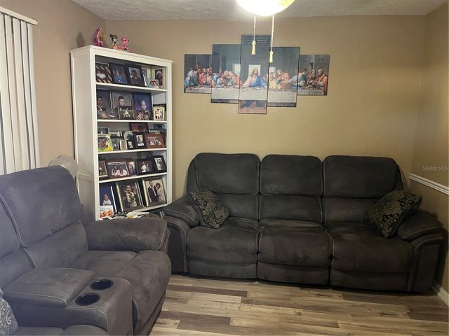 8729 N CALDER PLACE, Tampa, FL 33604