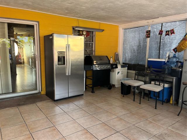 8729 N CALDER PLACE, Tampa, FL 33604