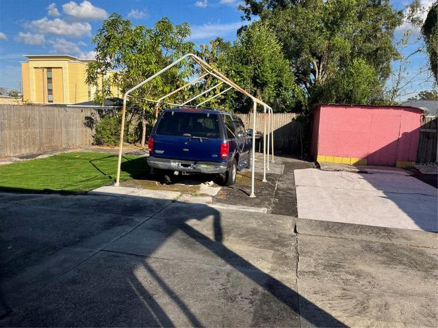 8729 N CALDER PLACE, Tampa, FL 33604