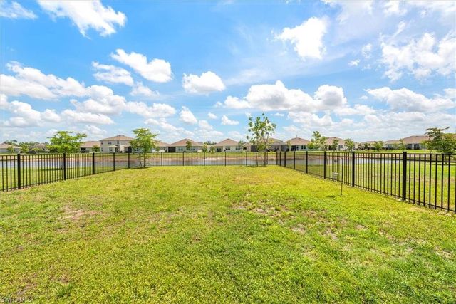 2849 Pillar Coral LN, North Fort Myers, FL 33903