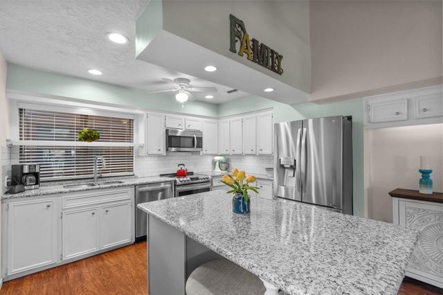 659 Davis Road, League City, TX 77573