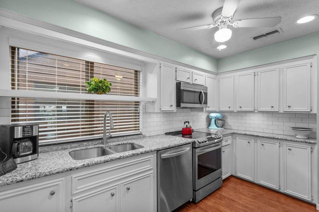 659 Davis Road, League City, TX 77573