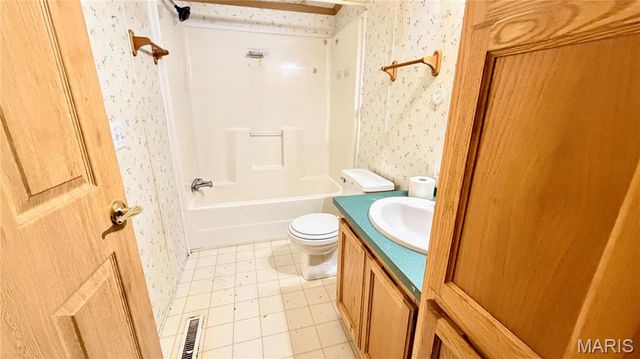 27110 Stoddard Drive, Laquey, MO 65534