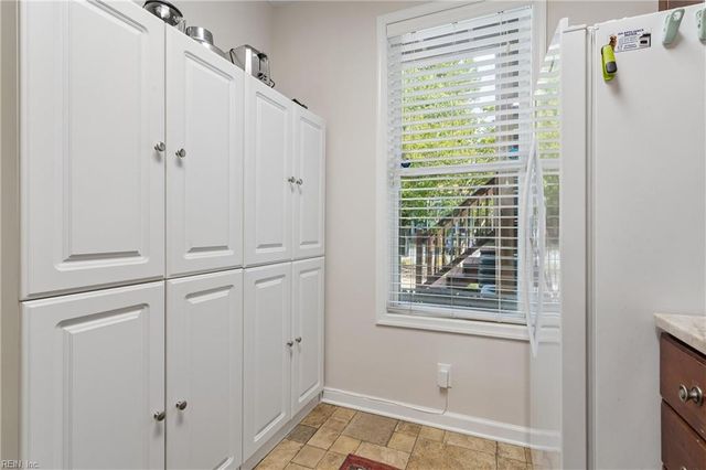 213 Persimmon DR, Yorktown, VA 23693