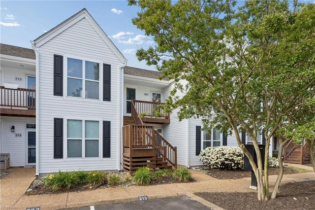 213 Persimmon DR, Yorktown, VA 23693